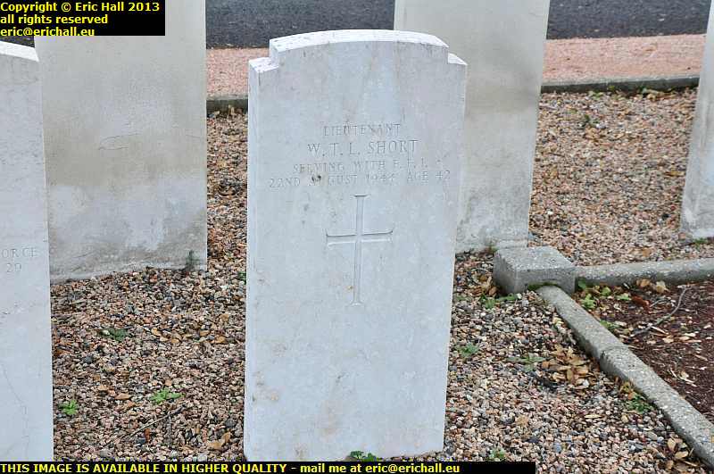 lieutenant W T L Short commonwealth war graves cemetery des charmes dechaux clermont ferrand puy de dome france